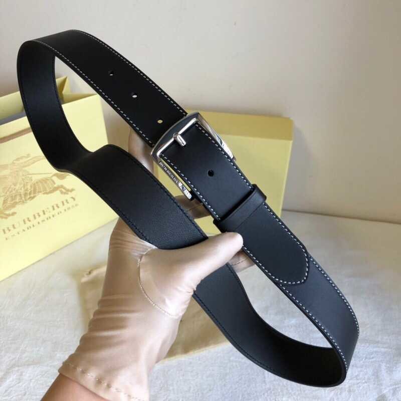 Burberry Men s buckle 3.5cm belt in Reversible cowhide leather