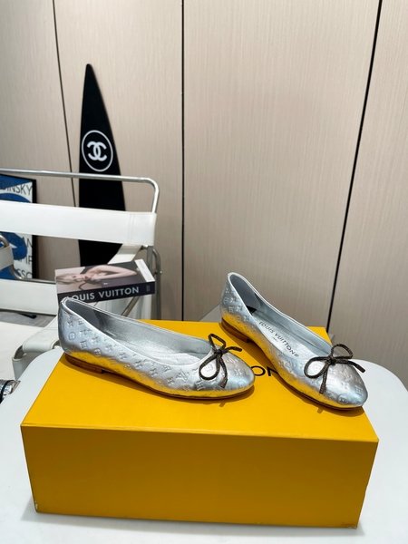 Louis Vuitton Bow ballet flats for women