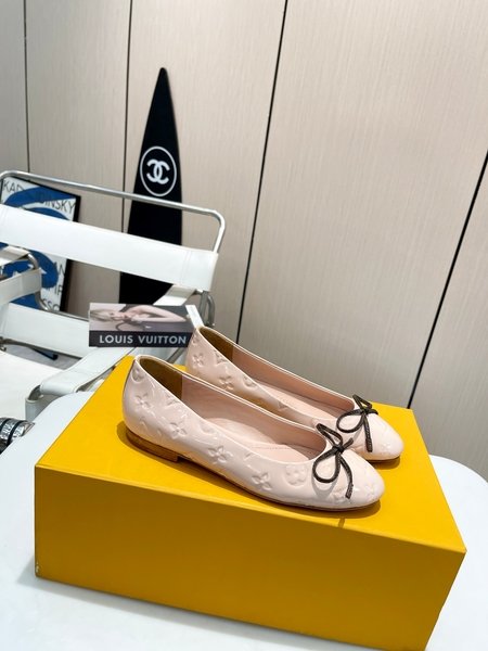 Louis Vuitton Bow ballet flats for women