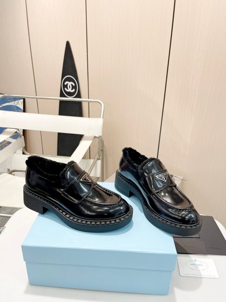 Prada New autumn and winter Maori loafers