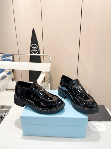 Prada New autumn and winter Maori loafers