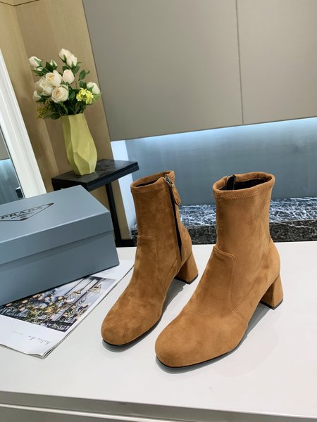 Prada Suede boots sheepskin lining