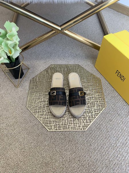 Fendi Wide strap romenade slippers Espadrilles