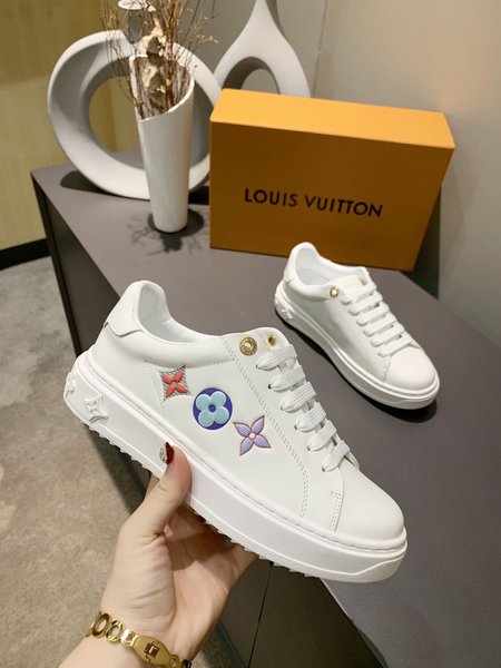 Louis Vuitton Silk leather embossed craft shoes