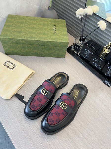 Gucci leather high heels