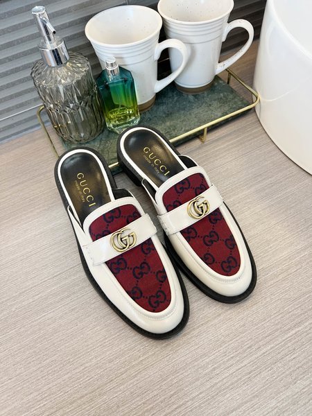 Gucci leather high heels