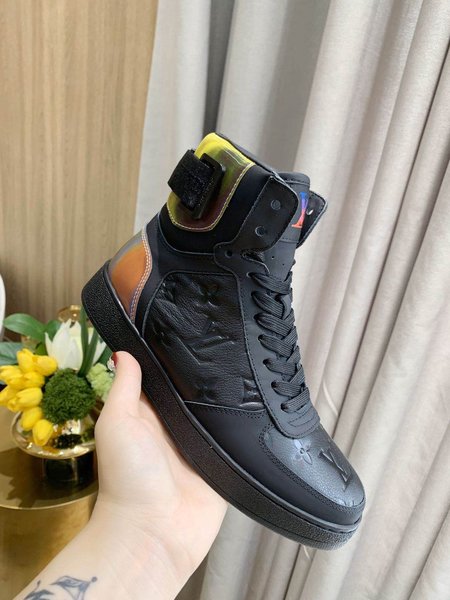 Louis Vuitton sneakers silk cow stitching