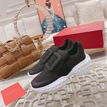 Roger Vivier diamond buckle casual shoes