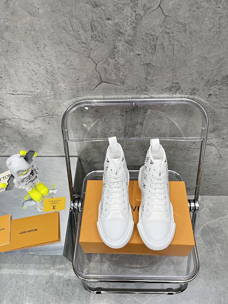 Louis Vuitton Squad sneakers