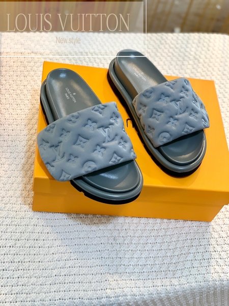 Louis Vuitton Silk material slippers