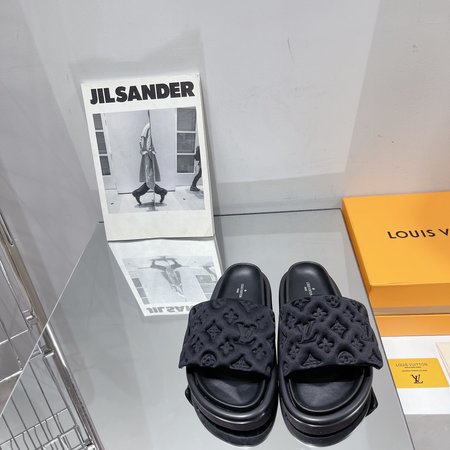 Louis Vuitton LV Embossed Logo Go Sliders