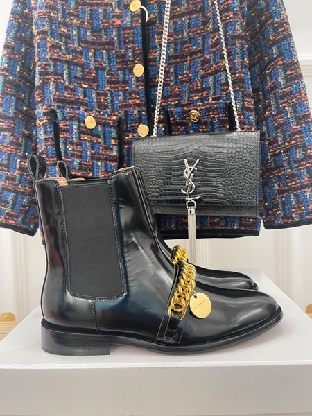 Givenchy chain chelsea boots