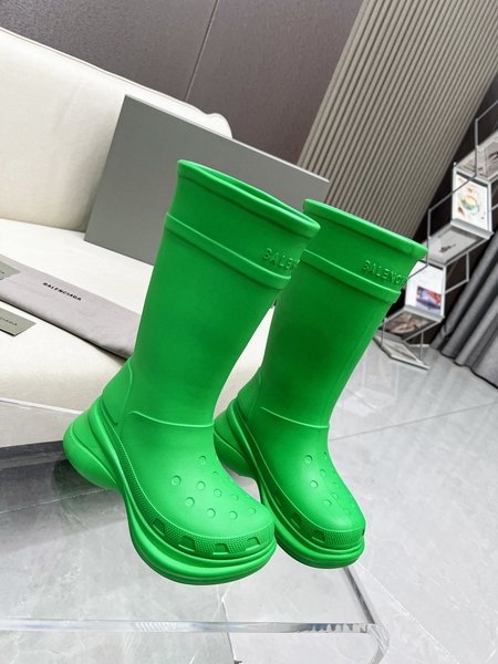 Balenciaga Balenciaga Crocs co-branded new hole-in-the-wall rain boots