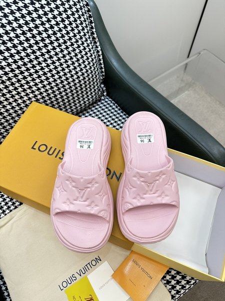 Louis Vuitton Waterfront sandals