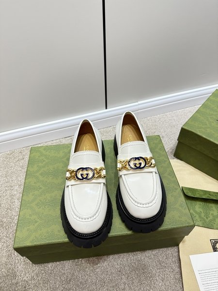 Gucci Cowhide loafers