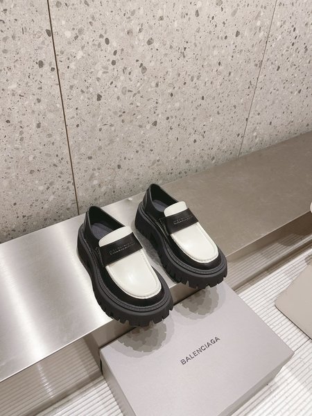 Balenciaga Big toe loafers