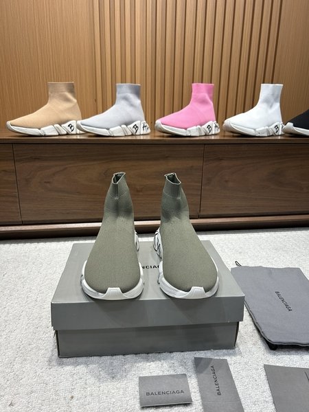 Balenciaga couple socks shoes