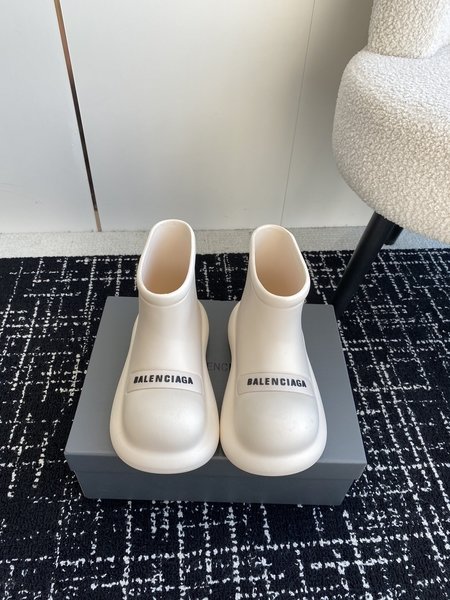 Balenciaga Baby toe rain boots