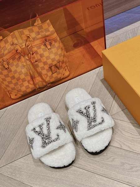 Louis Vuitton Sheep wool hand-sewn wool slippers with Swarovski crystal diamond buttons