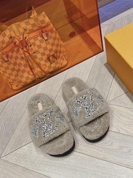 Louis Vuitton Sheep wool hand-sewn wool slippers with Swarovski crystal diamond buttons