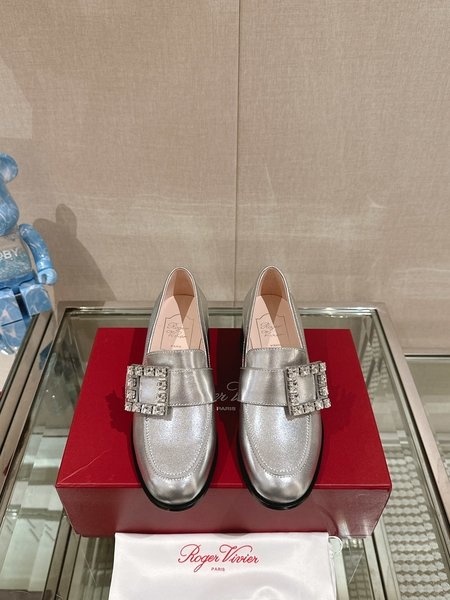 Roger Vivier Early spring new style thick heel square buckle/diamond buckle loafers