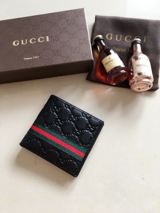 Gucci Wallet Embossed Cowhide Bifold 138042
