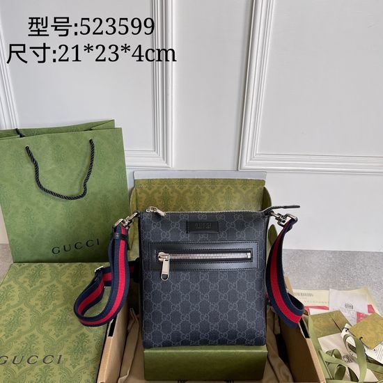 Gucci GG Supreme Messenger Bag 523599