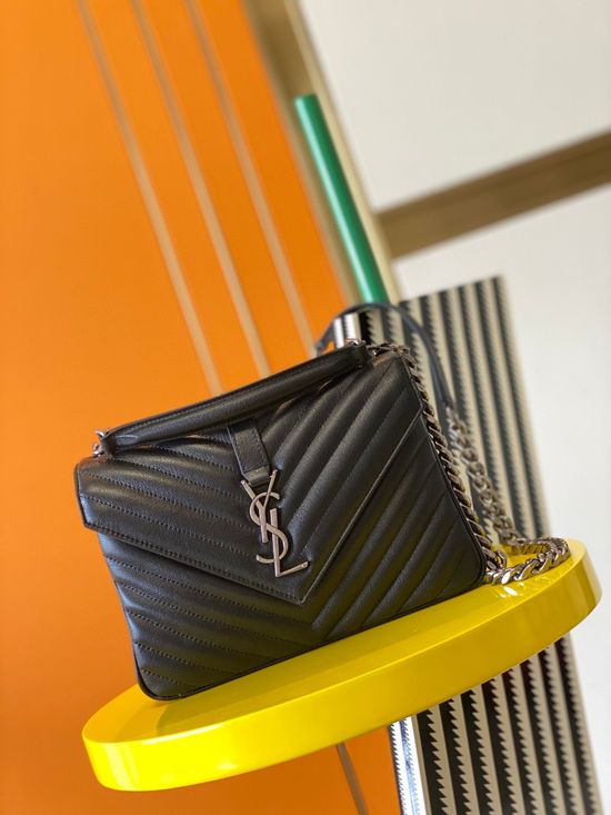 Yves Saint Laurent Classic Messenger Bag 428056