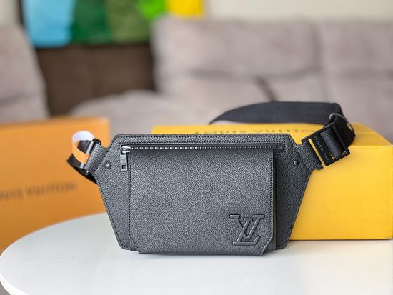 Louis Vuitton Aerogram Messenger Bag M57081
