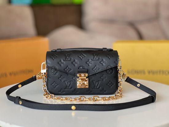 Louis Vuitton Pochette Metis Leather Handbag M46595