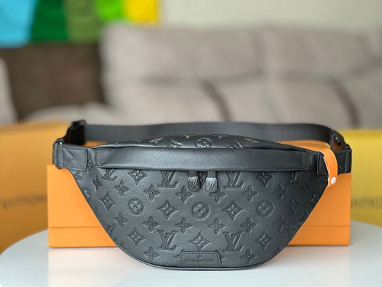 Louis Vuitton Discovery Monogram Shadow Waist Bag M46036
