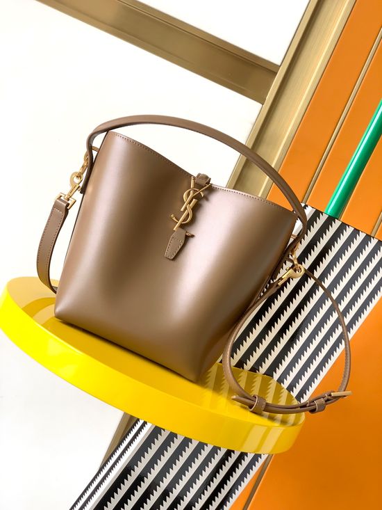Yves Saint Laurent LE 37 Small Shiny Leather Bucket Bag 13697