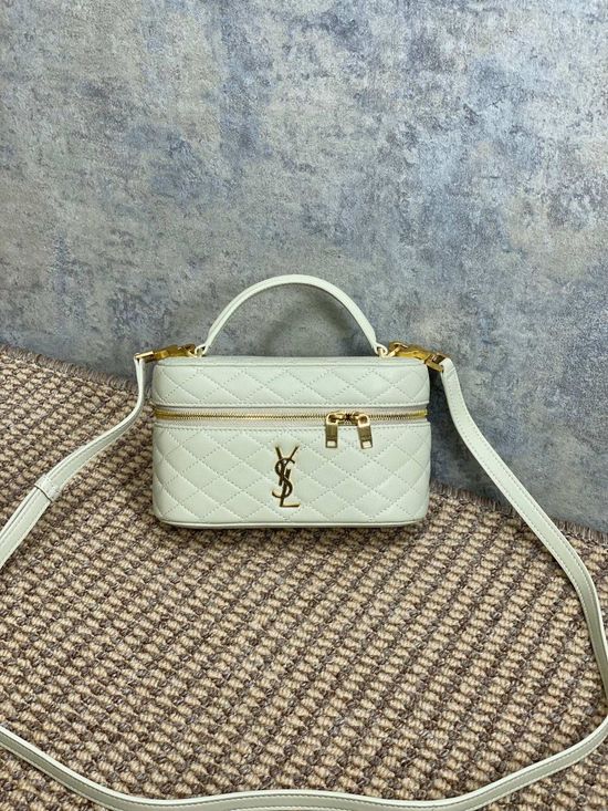 Yves Saint Laurent Quilted Lambskin Multiuse Clutch Bag 766731