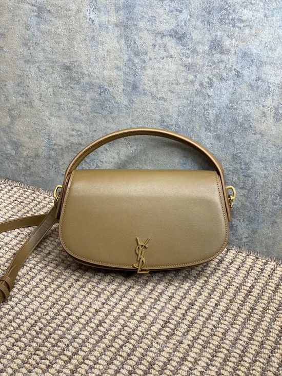 Yves Saint Laurent Elegant Ellipse Shoulder Bag with Unique Clasp 787671