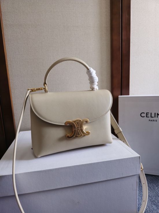 Celine Triomphe Kelly Handbag 118113