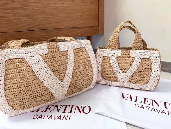 Valentino Garavani Raffia Handbag 2045