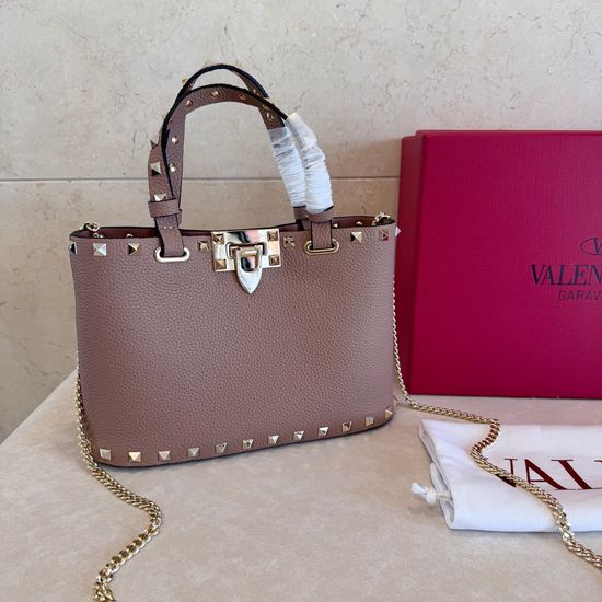 Valentino Garavani Rockstud Grainy Calfskin Crossbody Bag 8001