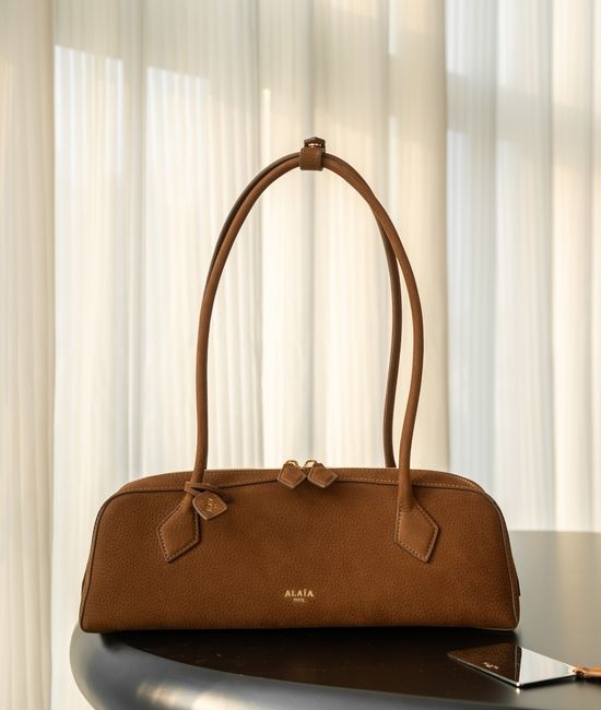 Alaia Le Teckel Shoulder Bag 9913