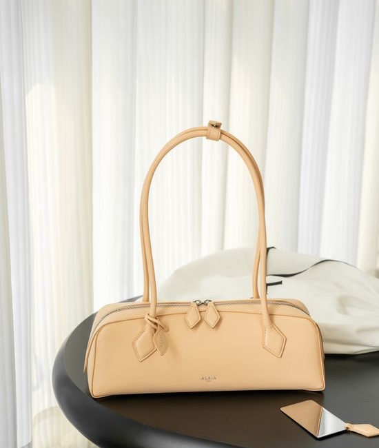 Alaia Le Teckel Dackel Large Shoulder Bag