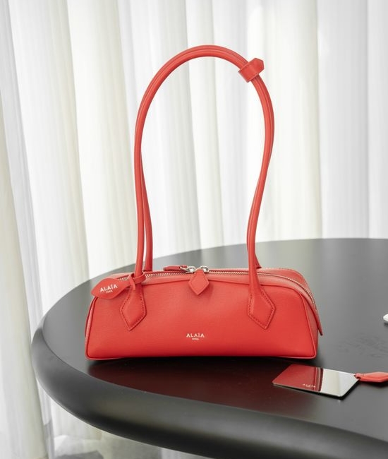 Alaia Le Teckel Shoulder Bag 6789