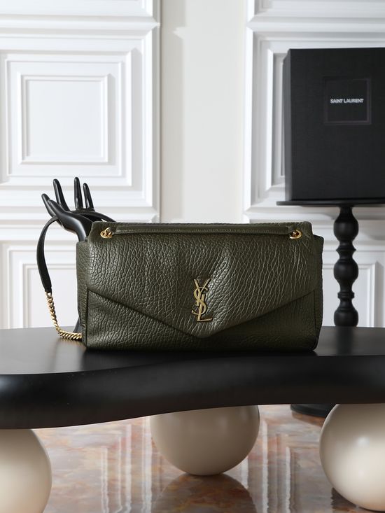 Yves Saint Laurent CALYPSO Lambskin Chain Bag 777399