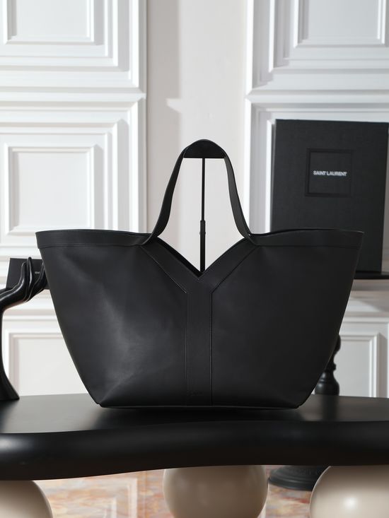 Yves Saint Laurent Large Capacity Shopping Bag 817602
