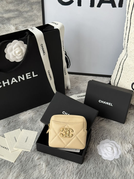 Chanel Wallet Lambskin Mini Card Holder AP2136