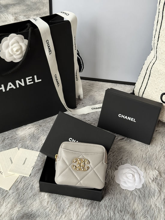 Chanel Wallet Lambskin Mini Card Holder AP2136