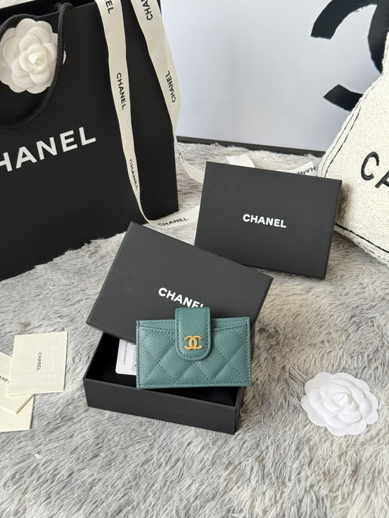 Chanel Accordion Card Case Elegant Design AP392