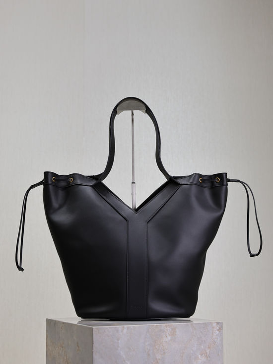 Yves Saint Laurent Y LARGE LEATHER HOBO BAG 833160
