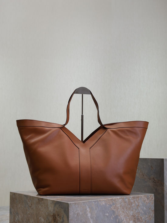 Yves Saint Laurent Shopping Bag Artistic Y-Embossed Leather 817602