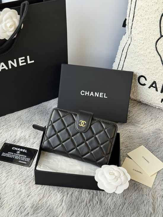 Chanel Classic Quilted Lambskin Bi-fold Wallet A48667