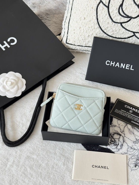 Chanel Caviar Card Holder Cowhide Gold Buckle AP2111