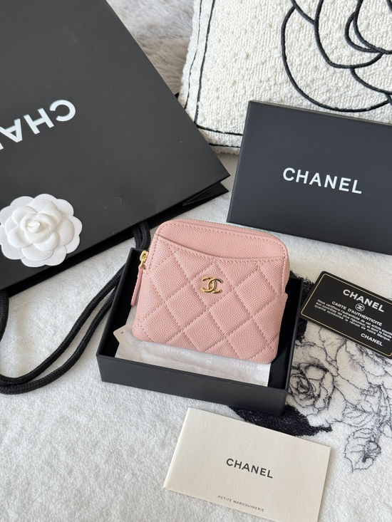 Chanel Caviar Card Holder Cowhide Gold Buckle AP2111
